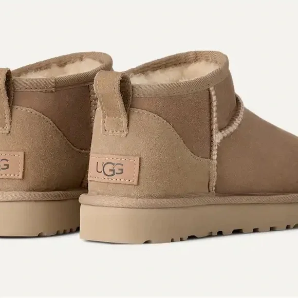 UGG Classic Ultra Mini - Picture 1 of 11